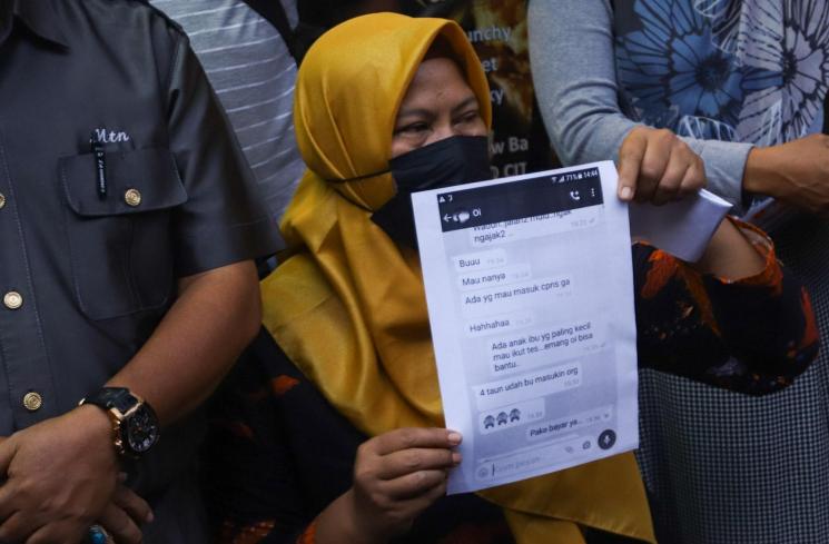 Agustin, salah satu korban penipuan yang dilakukan putri Nia Daniaty, Olivia Nathania. [MataMata.com/Alfian Winanto]