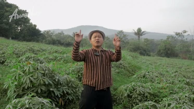 Potret Narji Jadi Petani (YouTube/Abang Narji)