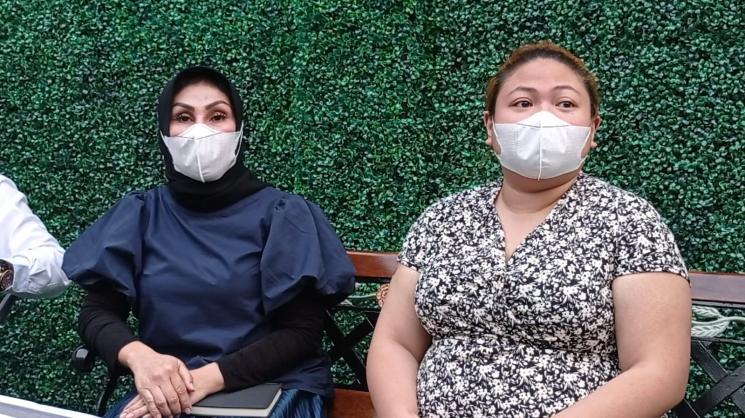 Putri Nia Daniaty, Olivia Nathania dan pengacaranya [Matamata.com/Ismail]