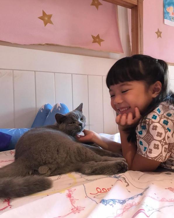 Anak Artis Pakai Batik (Instagram/@gisel_la)
