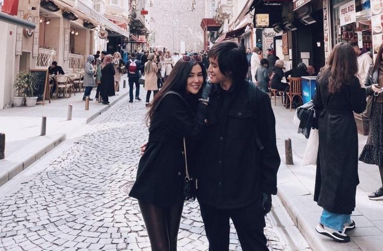 Potret Mesra Kevin Aprilio dan Istri (Instagram/@kevinaprilio)