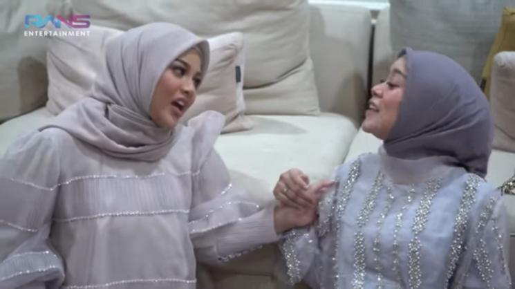 Lesti Kejora berbincang dengan Aurel Hermansyah dan Nagita Slavina. (YouTube/Rans Entertainment)