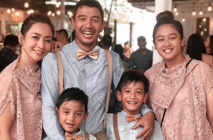Potret Kompak Hesti Purwadinata dan Athaya Alysha. (Instagram/hestipurwadinata)