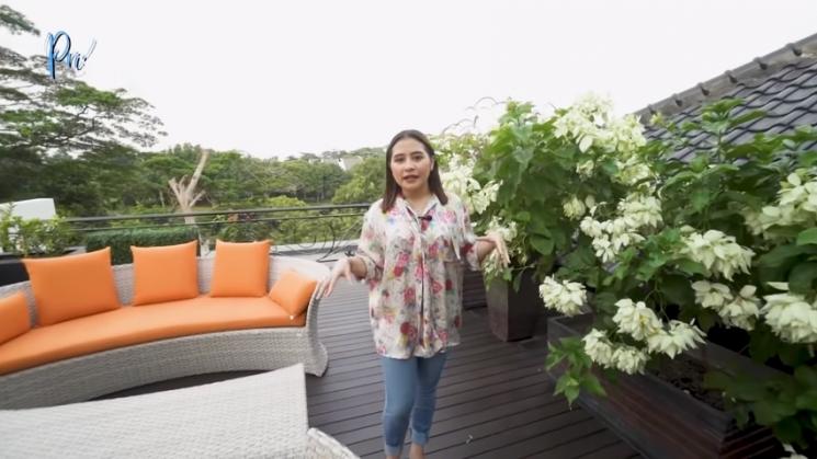 Rumah Prilly Latuconsina (YouTube/Prilly Latuconsina)