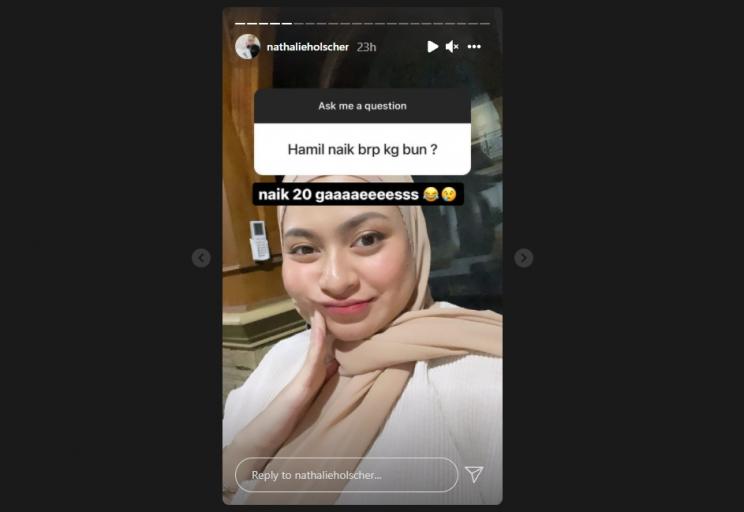 Hidung mancung Nathalie Holscher bikin penasaran. (Instagram/nathalieholscher)