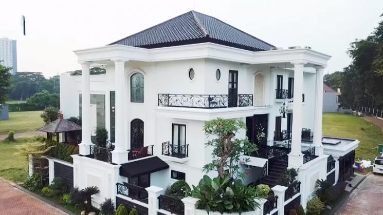 Rumah Prilly Latuconsina (YouTube/Prilly Latuconsina)