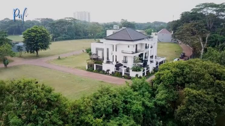 Rumah Prilly Latuconsina (YouTube/Prilly Latuconsina)
