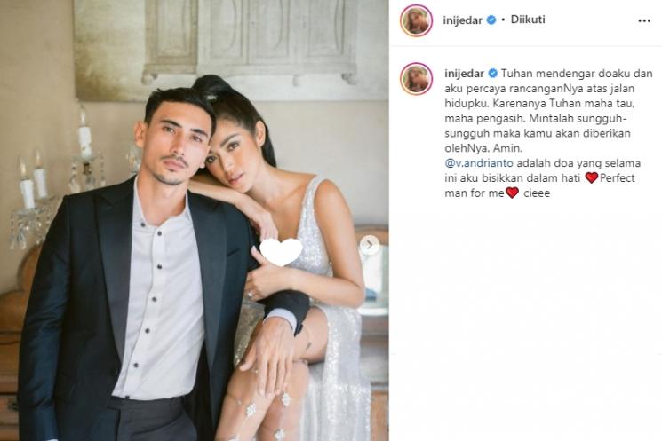 Potret prewedding Jessica Iskandar dan Vincent Verhaag. (Instagram/@inijedar)