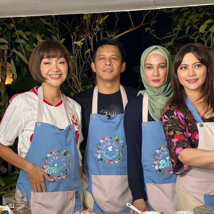 Dina Lorenza bersama Ariel NOAH. (Instagram/dina_keke_windy)