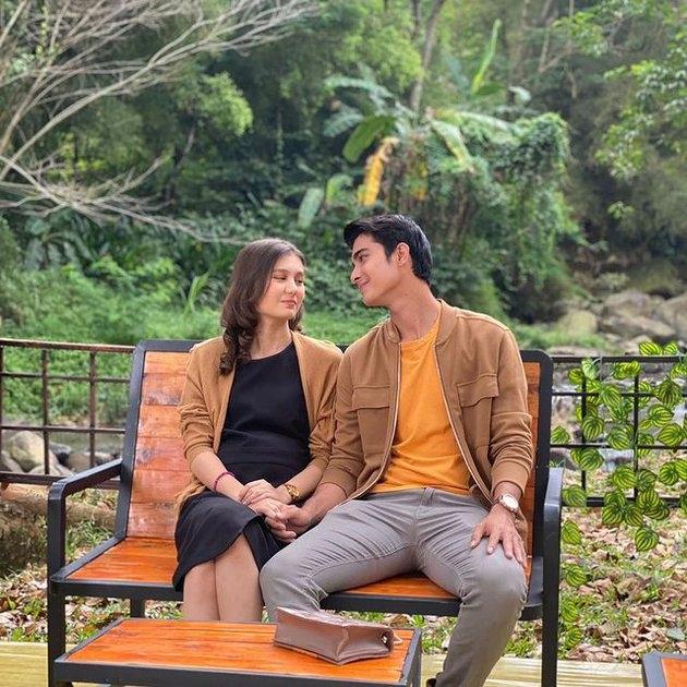 Foto Selfie Berdua Cinta Brian dan Zoe Jackson (SinemArt/mag)