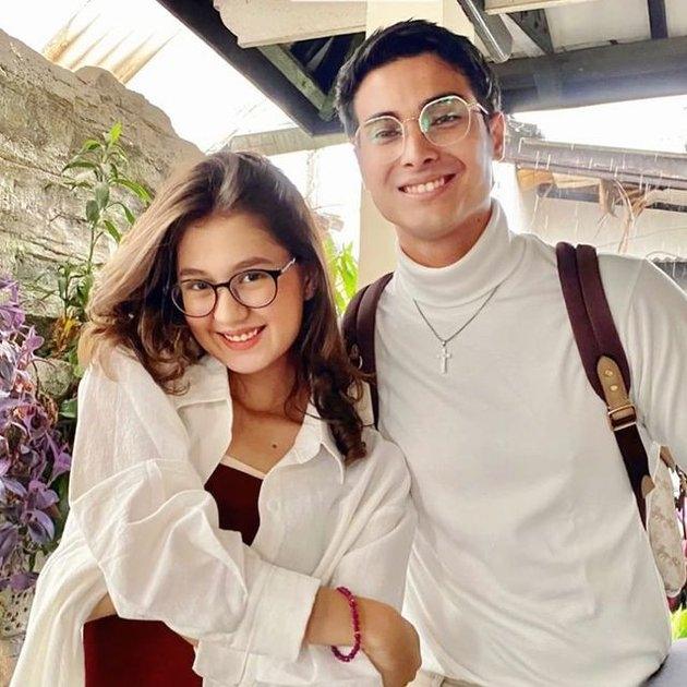 Foto Selfie Berdua Cinta Brian dan Zoe Jackson (SinemArt/mag)