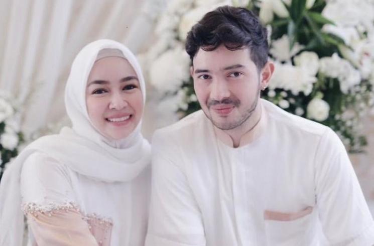 Potret Mesra Aryani Fitriana dan Suami (Instagram/@aryanifitriana24)