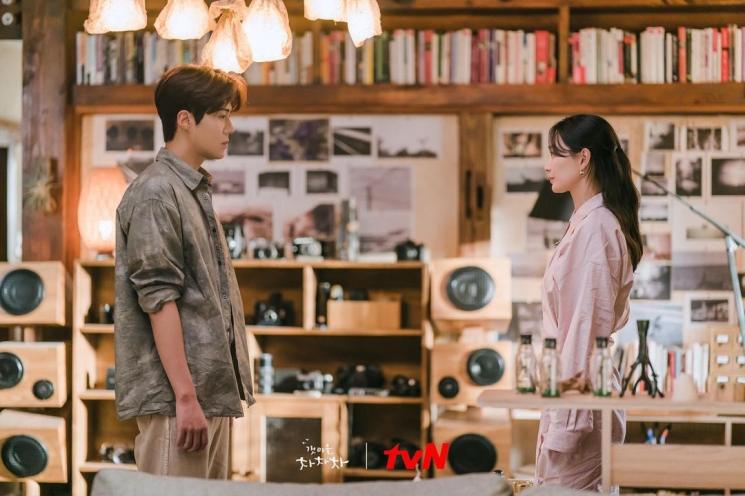 Hometown Cha-Cha-Cha (Instagram/@tvndrama.official)