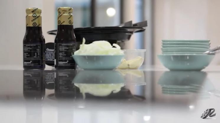 Potret Dapur Mewah Olivia Zalianty (YouTube/Oz Production)