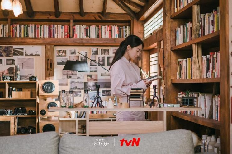 Hometown Cha-Cha-Cha (Instagram/@tvndrama.official)