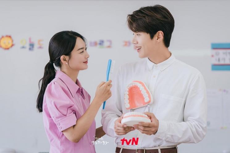 Hometown Cha-Cha-Cha (Instagram/@tvndrama.official)