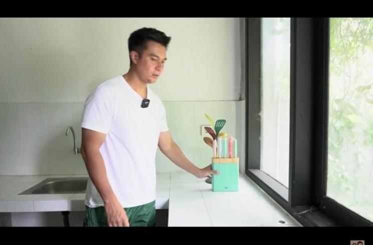 Potret Rumah Fiki Naki dari Baim Wong (YouTube/Baim Paula)