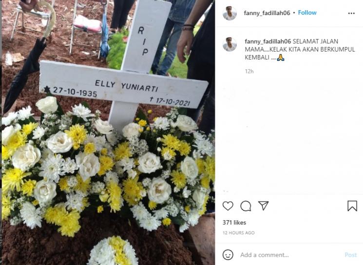 Fanny Fadillah berduka. (Instagram/fanny_fadillah06)
