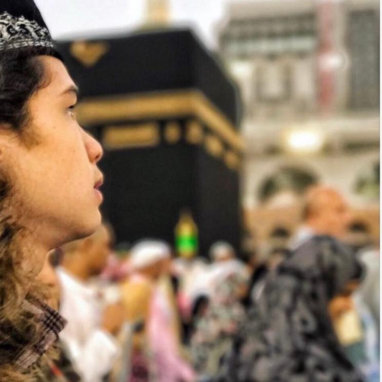 Dul Jaelani pakai peci. (Instagram/@duljaelani)