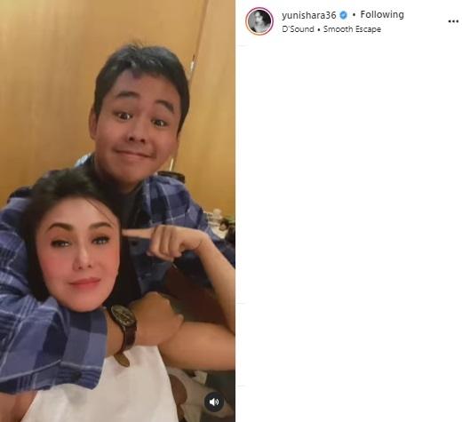 Yuni Shara dan anaknya. (Instagram/@yunishara36)
