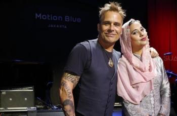 10 Artis Indonesia Nikah dengan Bule Mualaf, Ada Vocalis White Lion