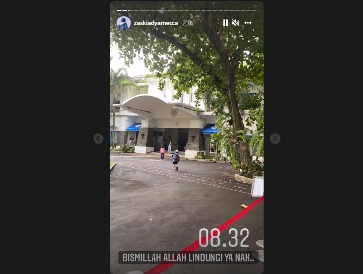 Anak Zaskia Adya Mecca mulai sekolah tatap muka. (Instagram/zaskiadyamecca)