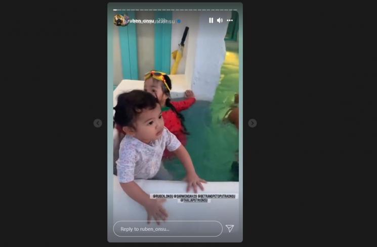 Potret Thania dan Thalia Putri Onsu di Labuan Bajo (Instagram/@ruben_onsu)