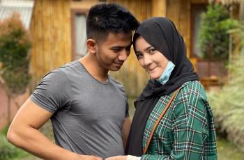 Istri Ridho DA Tepis Kabar Cerai, Beri Bukti Masih Mesra dengan Suami