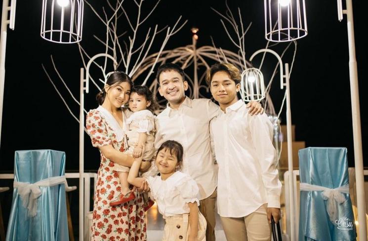 Potret Romantis Ruben Onsu dan Sarwendah di Labuan Bajo (Instagram/ruben_onsu)