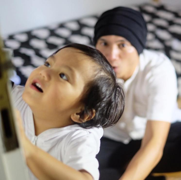 Artis Membesarkan Anak Berkebutuhan Khusus (Instagram/sigraumarnarada)