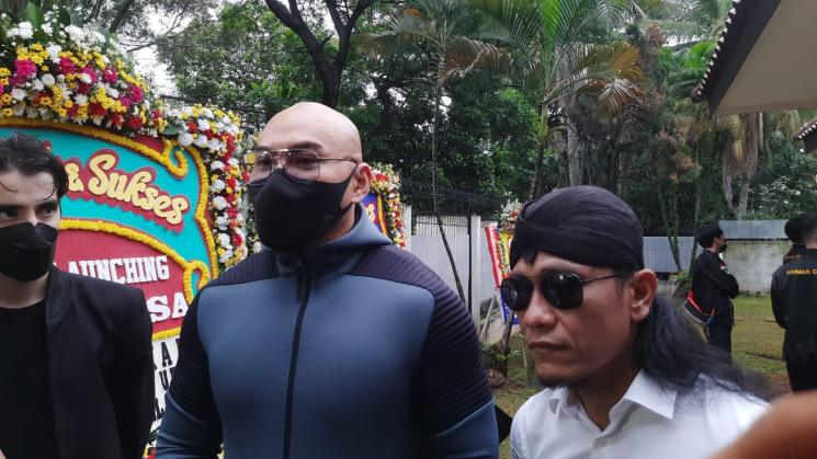 Deddy Corbuzier dan Gus Miftah. (MataMata.com/Muhammad Anzar Anas)