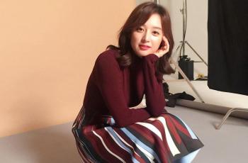 Hore! Kim Ji Won Resmi Kontrak Dengan Agensi Song Joong Ki
