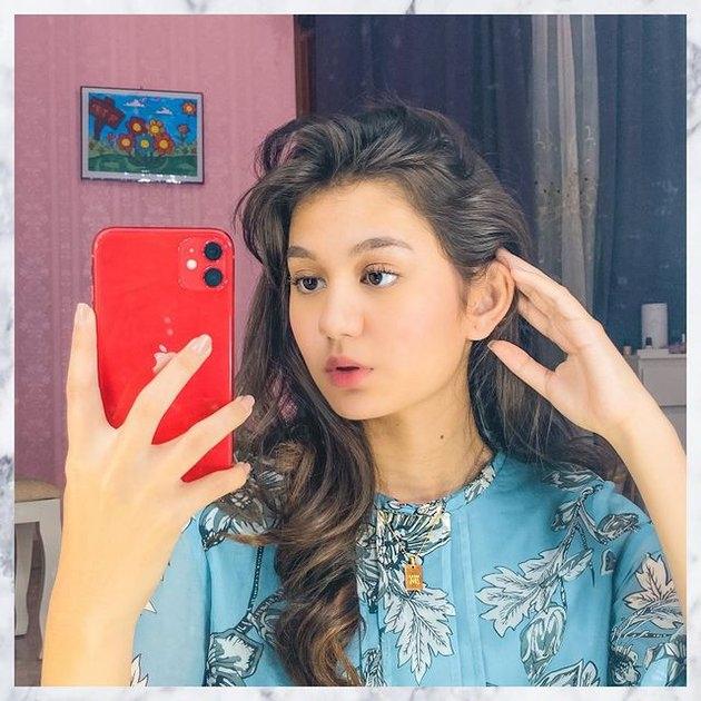Gaya Rambut Zoe Jackson. (Instagram/zoeabbasjackson/mag)