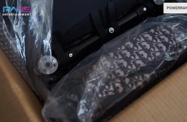 Stroller mahal anak Nagita dan Raffi (YouTube.com)