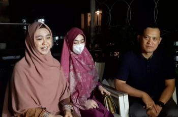Oki Setiana Dewi Buka Suara Soal Pernikahan Ria Ricis yang Dipercepat