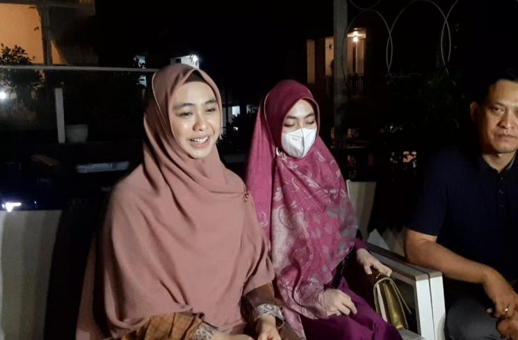 Oki Setiana Dewi dan Shindy Kurnia Putri [MataMata.com/Yuliani]