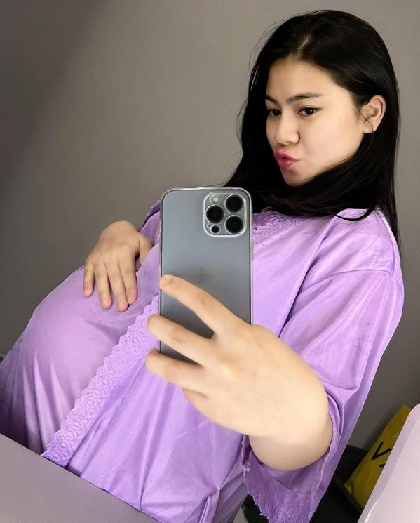 Felicya Angelista merayakan ulang tahun jelang lahiran. (Instagram/felicyangelista_)