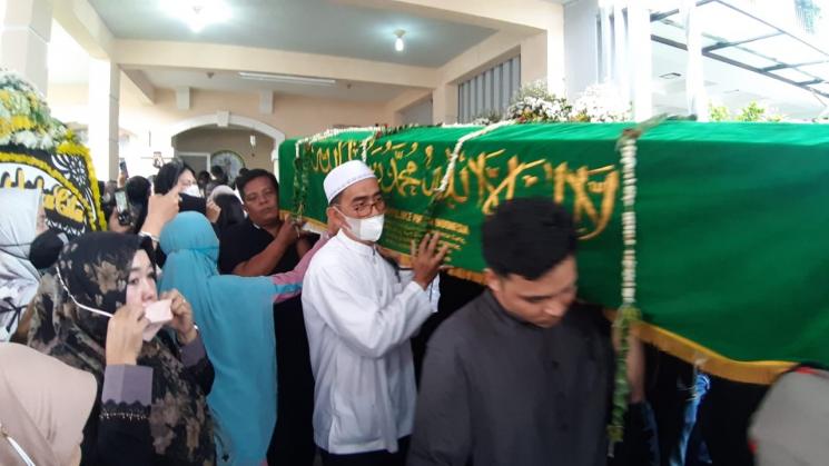 Suasana di rumah duka Vanessa Angel dan Bibi Ardiansyah. (MataMata.com/Ismail)