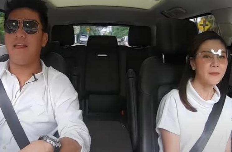 Boy William dan calon mertuanya, Margaret Vivi. (Youtube/BoyWilliam)