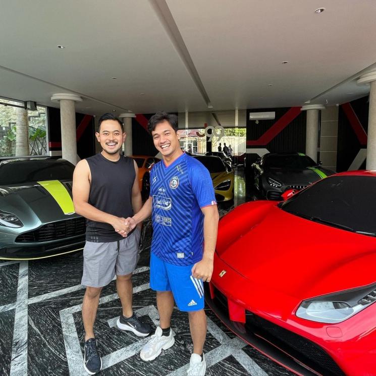 Kedekatan Bibi Ardiansyah dengan Presiden Arema FC Gilang Widya. [Instagram]