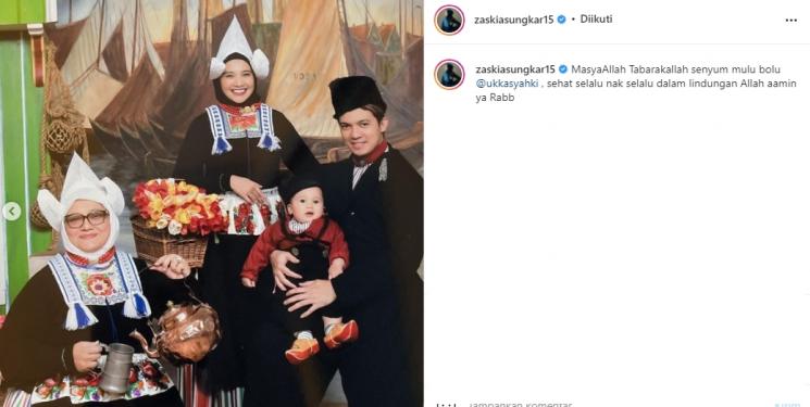 Zaskia Sungkar, Irwansyah, Fanny Bauty dan Baby Ukkasya (Instagram/@zaskiasungkar15)