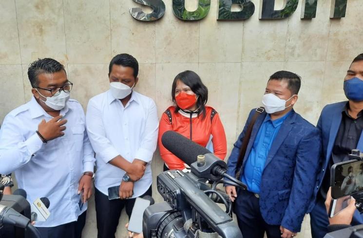 Laura Aprilya laporkan Shandy Aulia. (MataMata.com/Ismail)