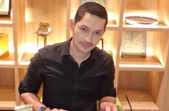 Ekspresi Evan Sanders Bawakan Berita soal Rumah Tangga Arya Saloka Bikin Curiga: Menyimpan dan Tahu Sesuatu