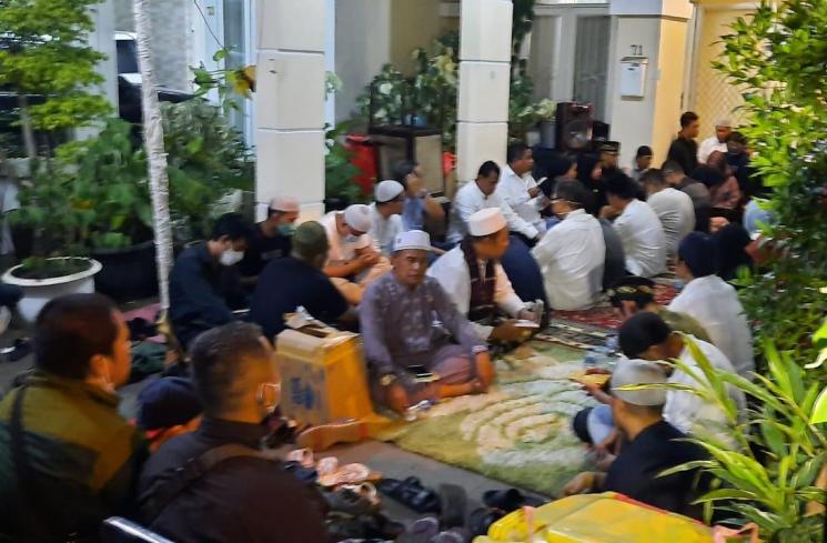 Tahlilan tujuh hari meninggalnya Vanessa Angel dan Bibi Ardiansyah [MataMata.com/Ismail]