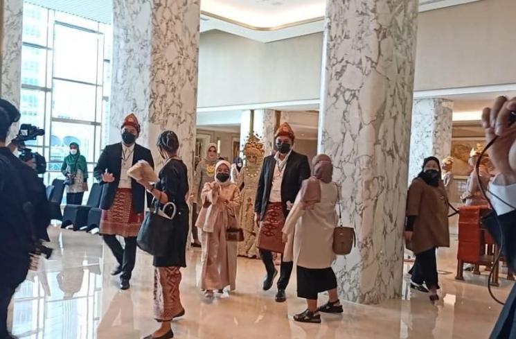 Ria Ricis dan Teuku Ryan menikah. (MataMata.com/Rena Pangesti)