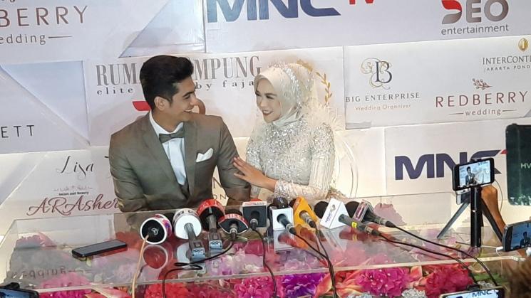 Ria Ricis dan Teuku Ryan. (MataMata.com/Ismail)