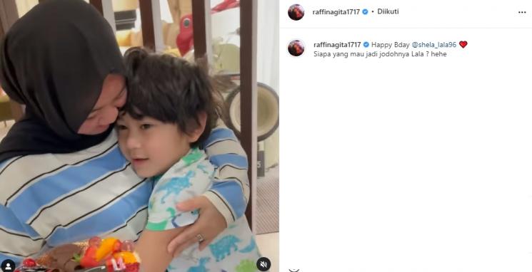 Mbak Lala dan Rafathar (Instagram/@raffinagita1717)
