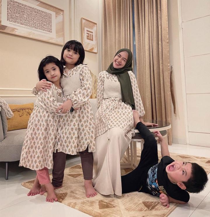 Potret Keponakan Ria Ricis dari Lamaran sampai Akad. (Instagram/riaricis1795)