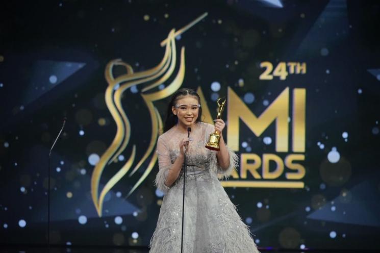 Adu Gaya Artis di AMI Awards (Instagram/@officalrcti)
