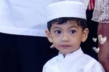 Sikap Jan Ethes saat Salat Ied Tuai Atensi: Pantes, Sama Bodyguard Aja Sopannya Minta Ampun!